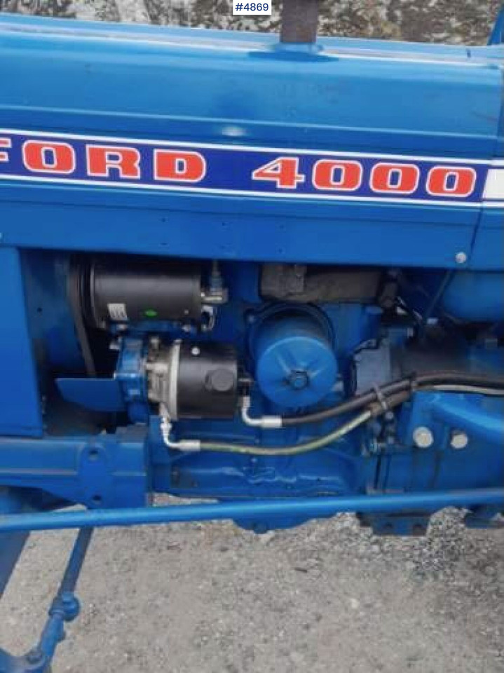 Ca. 1970 Ford 4000 4x2 - Traktor: das Bild 4 Ca. 1970 Ford 4000 4x2 - Traktor: das Bild 4
