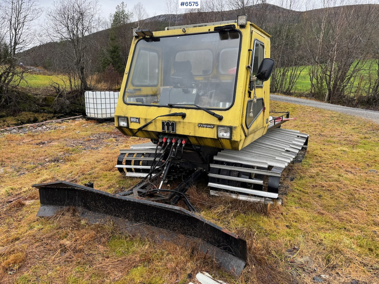 1988 M-Trac 2200 Turbo. - Kommunal-/ Sonderfahrzeug: das Bild 1 1988 M-Trac 2200 Turbo. - Kommunal-/ Sonderfahrzeug: das Bild 1