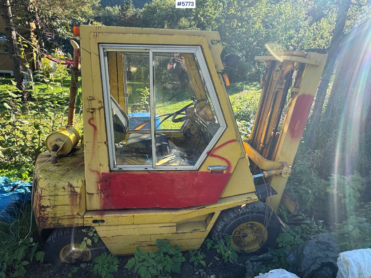 Toyota 02-3FD25 Truck. Repair object - Gabelstapler: das Bild 1 Toyota 02-3FD25 Truck. Repair object - Gabelstapler: das Bild 1