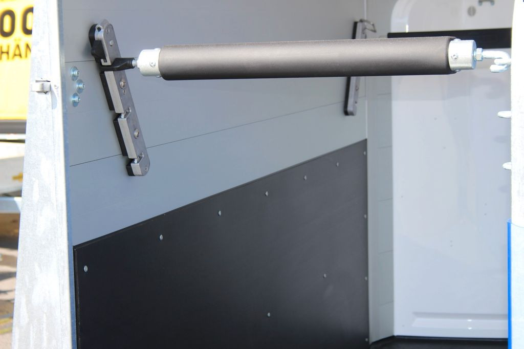Humbaur XANTHOS AERO 2400 Sattelkammer 100KMH Pferdeanhä  – Leasing Humbaur XANTHOS AERO 2400 Sattelkammer 100KMH Pferdeanhä: das Bild 11