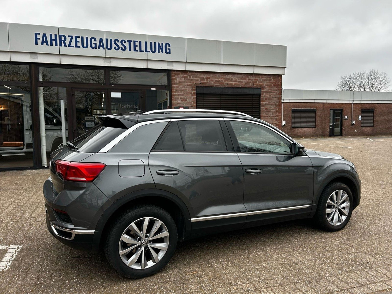 Volkswagen T-Roc Style - SUV/ Geländewagen: das Bild 2 Volkswagen T-Roc Style - SUV/ Geländewagen: das Bild 2