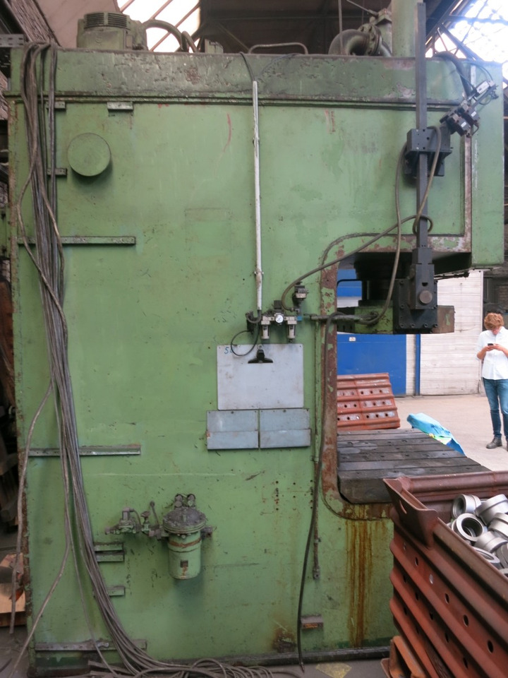 MÜLLER-WEINGARTEN CAZ 100 5.1. - Metallbearbeitungsmaschine: das Bild 5 MÜLLER-WEINGARTEN CAZ 100 5.1. - Metallbearbeitungsmaschine: das Bild 5