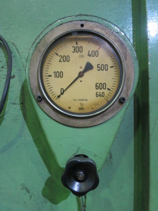PELISSIER 400 - Metallbearbeitungsmaschine: das Bild 2 PELISSIER 400 - Metallbearbeitungsmaschine: das Bild 2