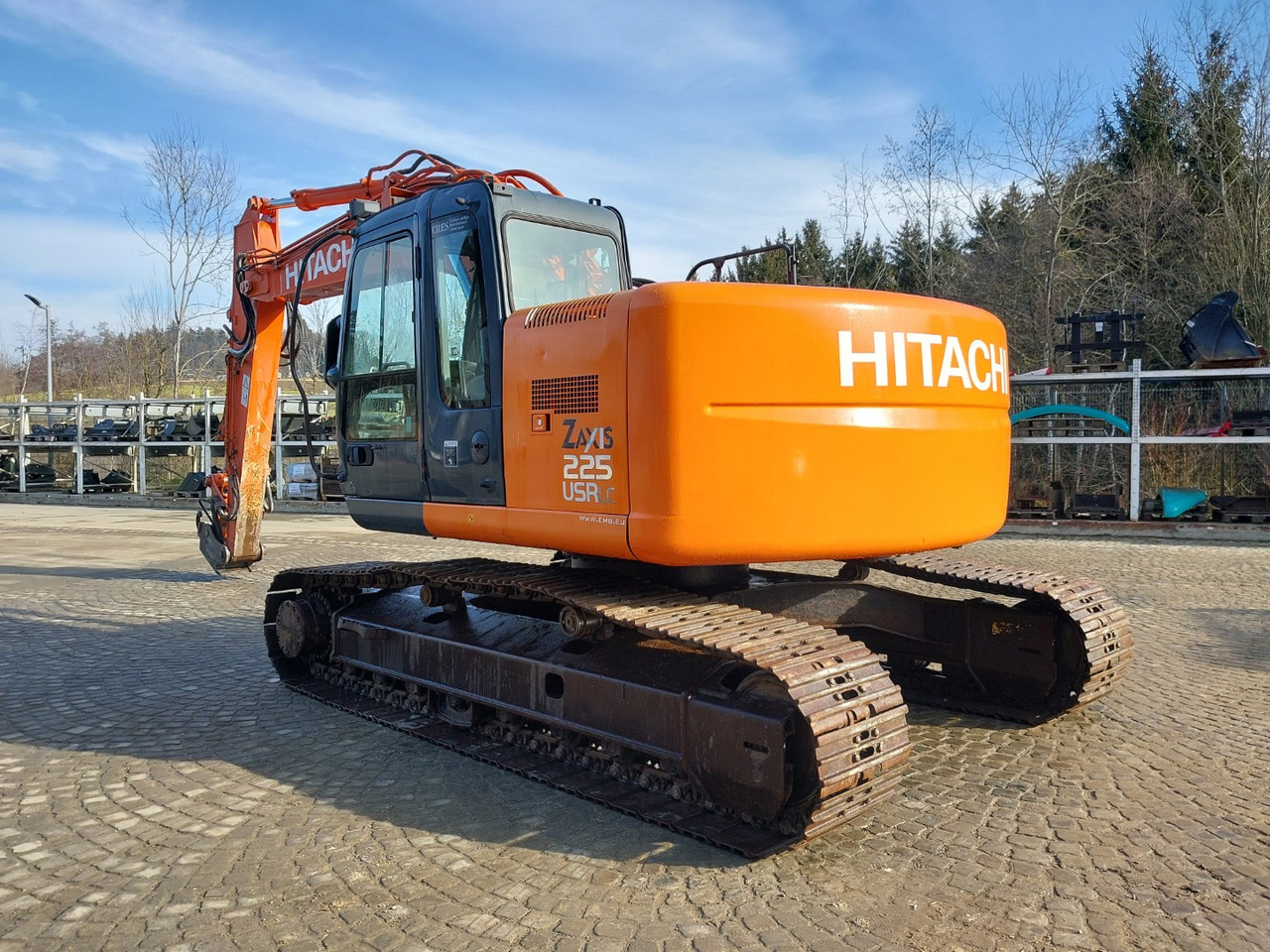 Hitachi ZX225USRLC - Kettenbagger: das Bild 2 Hitachi ZX225USRLC - Kettenbagger: das Bild 2