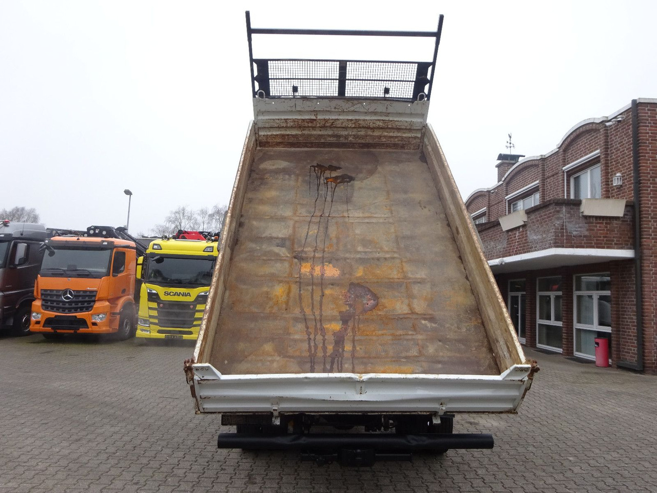 Iveco 80-120 Eurocargo MEILLER 3SKipper 4x2 - Kipper: das Bild 4 Iveco 80-120 Eurocargo MEILLER 3SKipper 4x2 - Kipper: das Bild 4