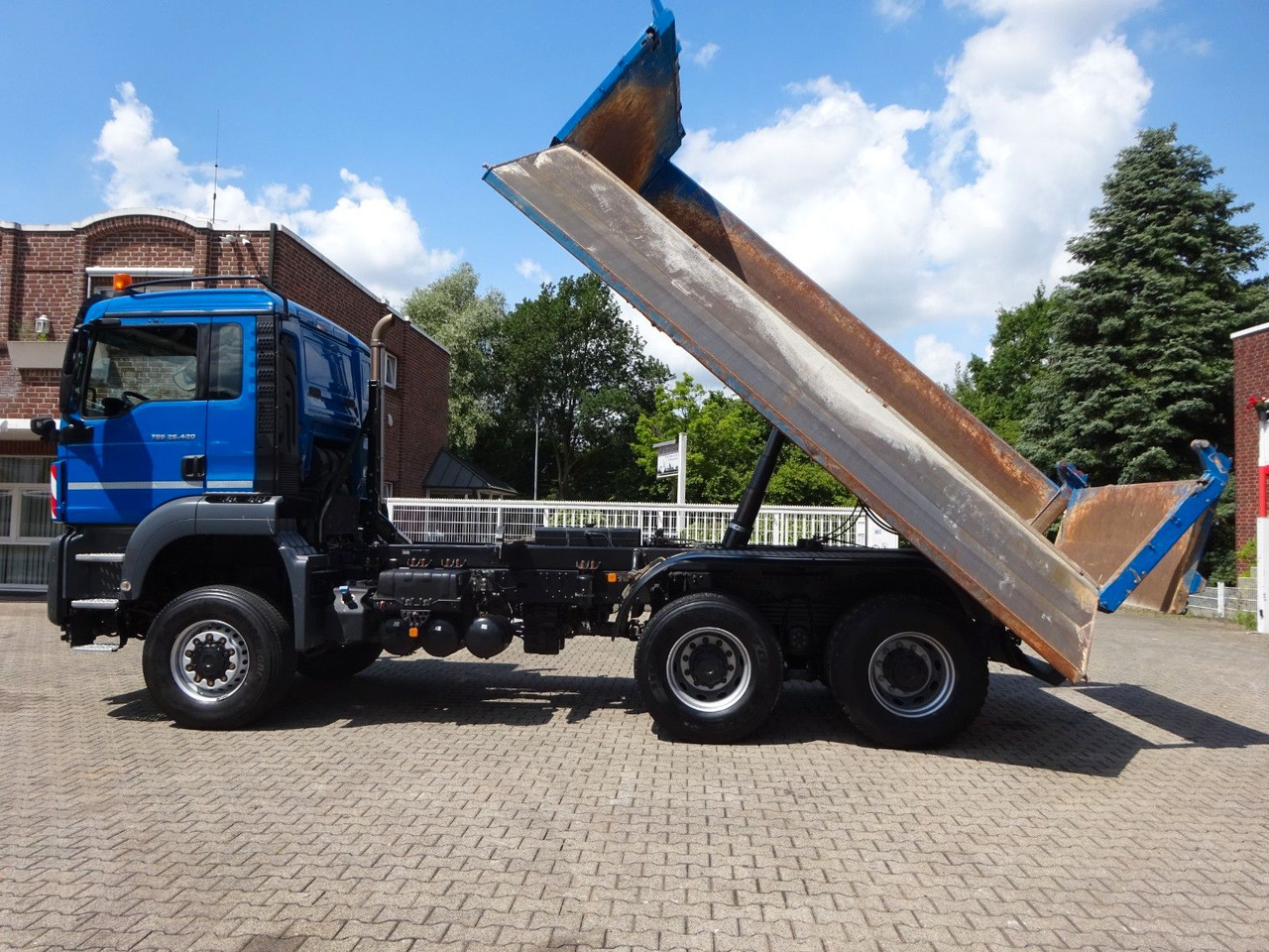 MAN 26.420 TGS MEILER 3Skipper + Bordmatik 6x6 - Kipper, Autokran: das Bild 2 MAN 26.420 TGS MEILER 3Skipper + Bordmatik 6x6 - Kipper, Autokran: das Bild 2