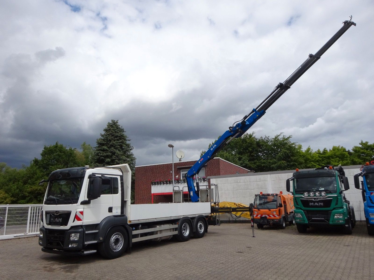 MAN 26.420 TGS Pritsche + HIAB 211 HIPRO Kran - Autokran: das Bild 2 MAN 26.420 TGS Pritsche + HIAB 211 HIPRO Kran - Autokran: das Bild 2