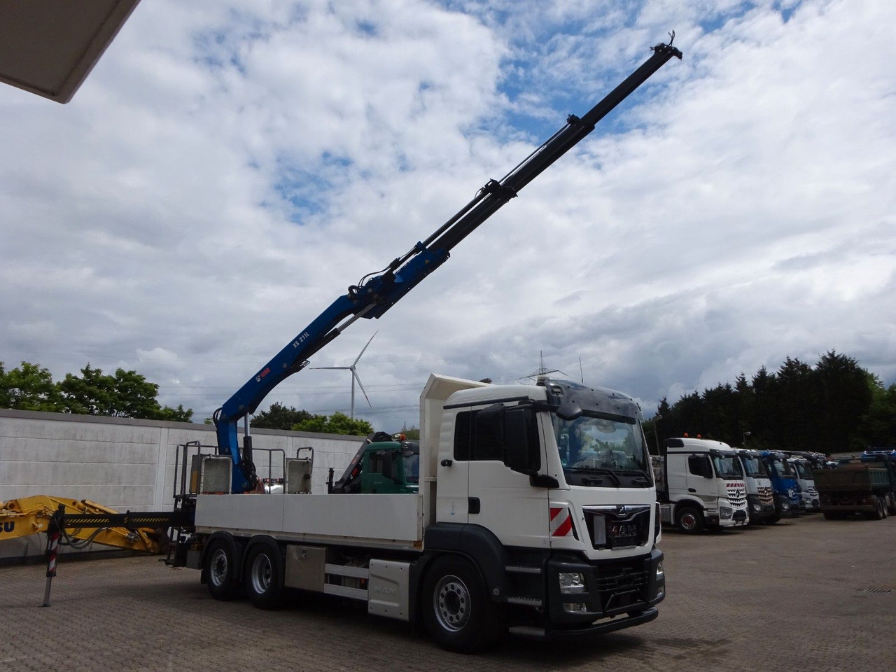 MAN 26.420 TGS Pritsche + HIAB 211 HIPRO Kran - Pritsche LKW, Autokran: das Bild 3 MAN 26.420 TGS Pritsche + HIAB 211 HIPRO Kran - Pritsche LKW, Autokran: das Bild 3