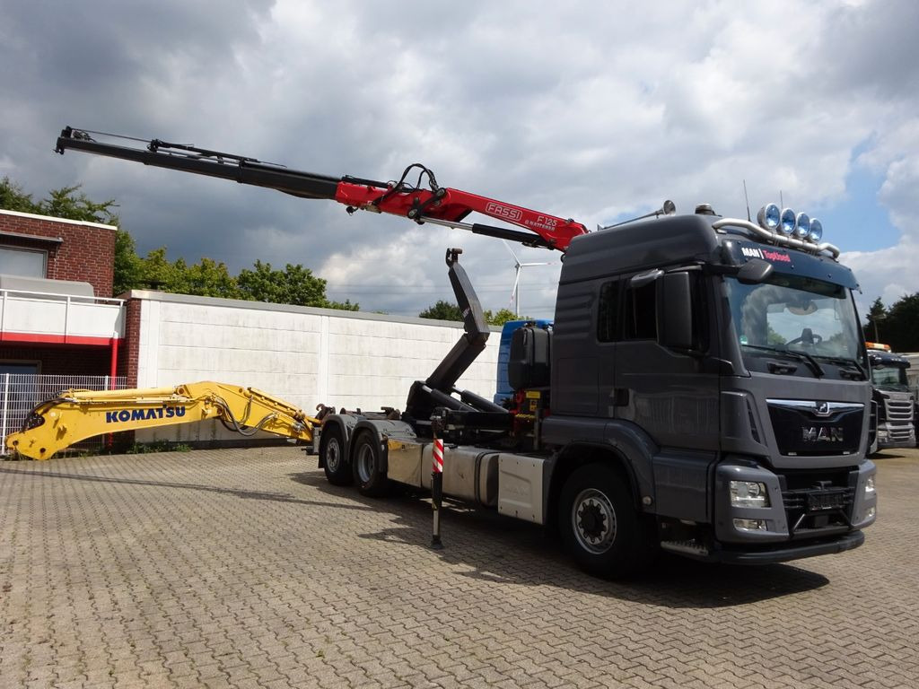 MAN 26.500 Abroller + Fassi F125A Kran 6x2-4 Allrad - Abrollkipper, Autokran: das Bild 3 MAN 26.500 Abroller + Fassi F125A Kran 6x2-4 Allrad - Abrollkipper, Autokran: das Bild 3