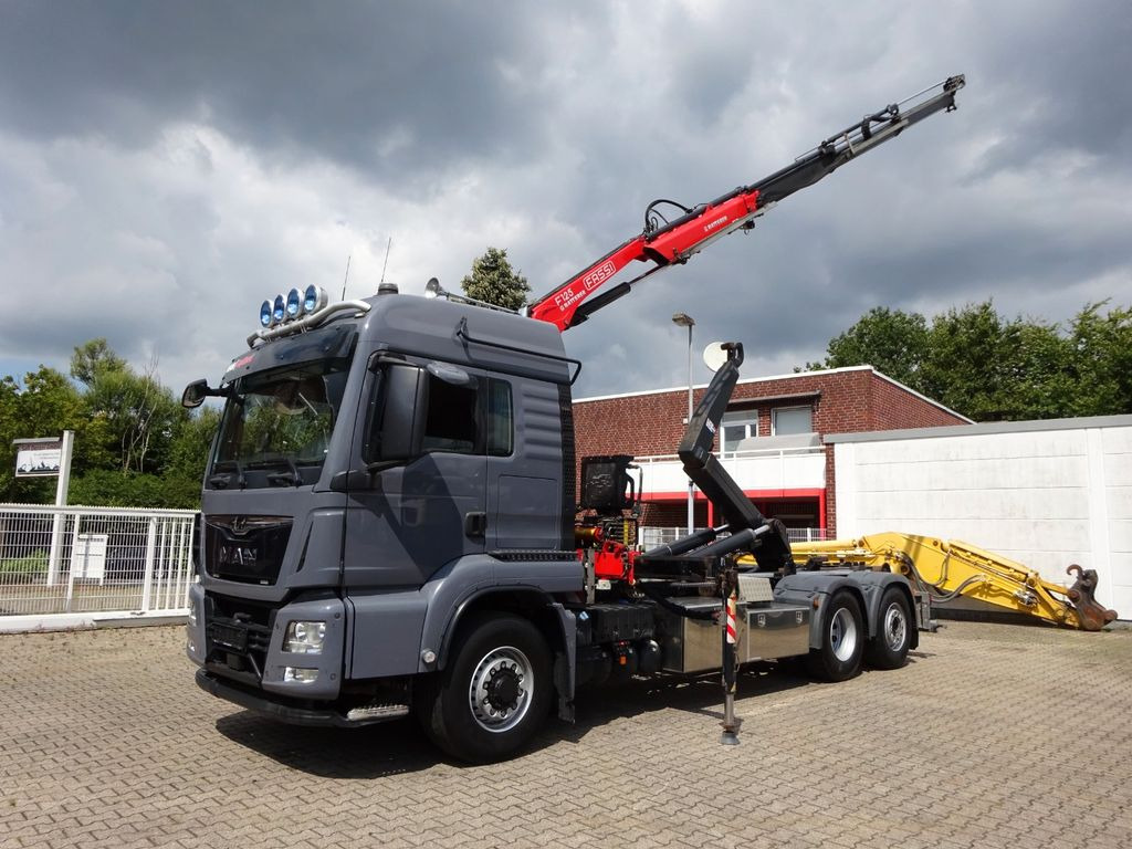 MAN 26.500 Abroller + Fassi F125A Kran 6x2-4 Allrad - Abrollkipper, Autokran: das Bild 2 MAN 26.500 Abroller + Fassi F125A Kran 6x2-4 Allrad - Abrollkipper, Autokran: das Bild 2