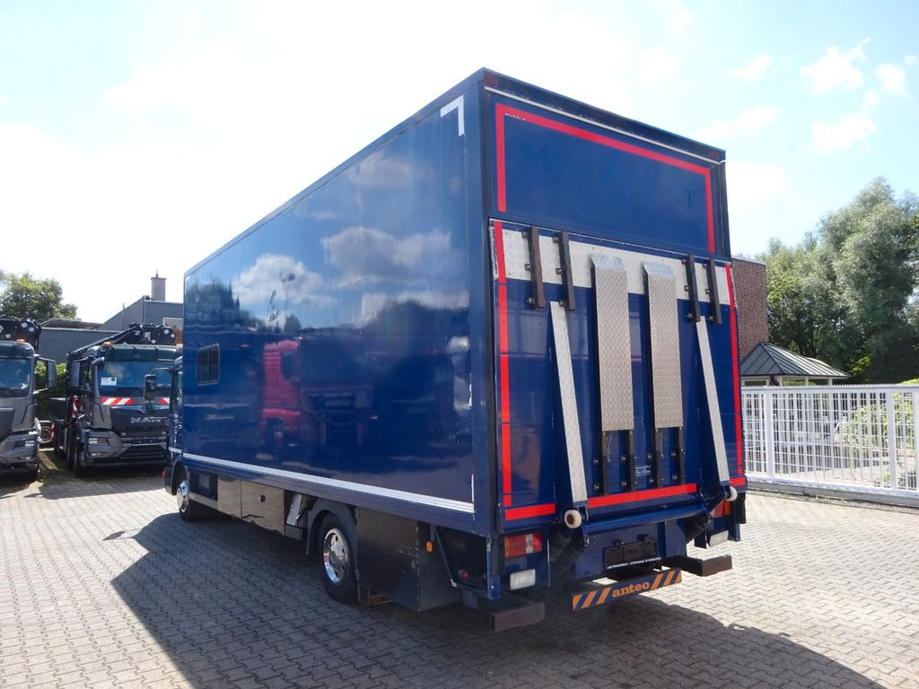MAN 8.220 Koffer mit LBW als Wohnmobil ausgebaut 4x2 - Koffer LKW: das Bild 4 MAN 8.220 Koffer mit LBW als Wohnmobil ausgebaut 4x2 - Koffer LKW: das Bild 4