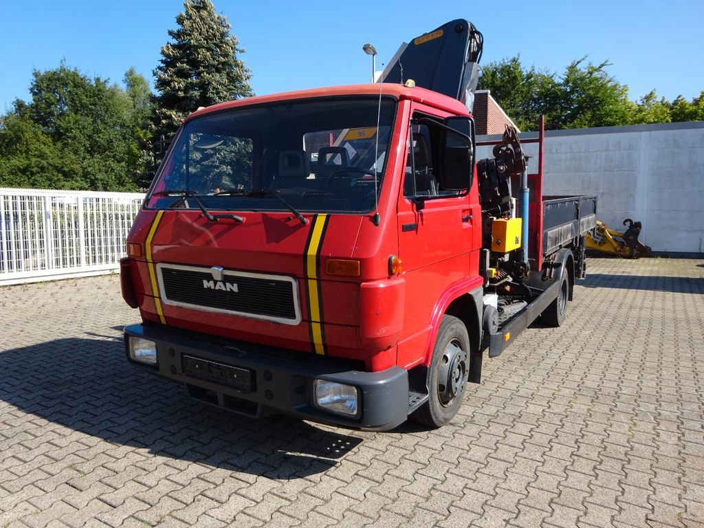 MAN 9.150 Pritsche + Effer 953S Dachdeckerkran 4x2 - Autokran, Pritsche LKW: das Bild 2 MAN 9.150 Pritsche + Effer 953S Dachdeckerkran 4x2 - Autokran, Pritsche LKW: das Bild 2
