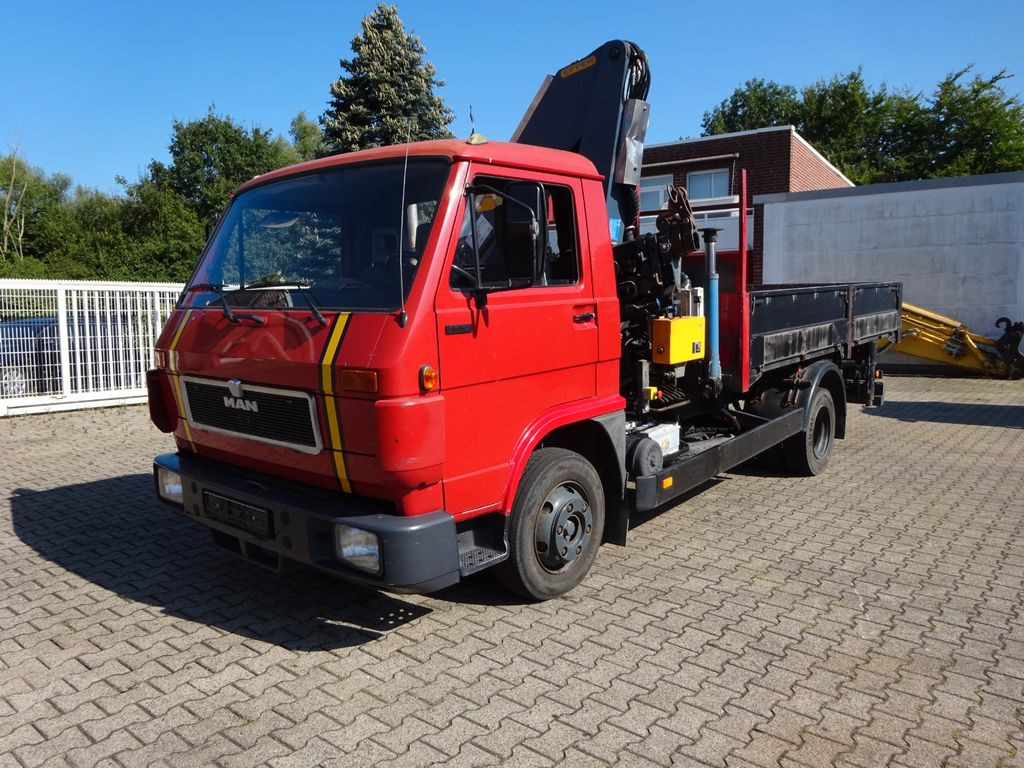 MAN 9.150 Pritsche + Effer 953S Dachdeckerkran 4x2 - Autokran, Pritsche LKW: das Bild 1 MAN 9.150 Pritsche + Effer 953S Dachdeckerkran 4x2 - Autokran, Pritsche LKW: das Bild 1
