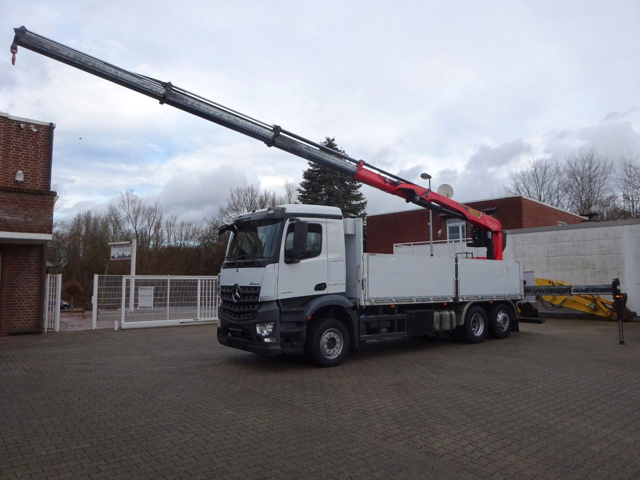 Mercedes-Benz 2648 Baustoffpritsche + PK 23001 TEC3 Kran Mercedes-Benz 2648 Baustoffpritsche + PK 23001 TEC3 Kran - Pritsche LKW: das Bild 1 Mercedes-Benz 2648 Baustoffpritsche + PK 23001 TEC3 Kran Mercedes-Benz 2648 Baustoffpritsche + PK 23001 TEC3 Kran - Pritsche LKW: das Bild 1