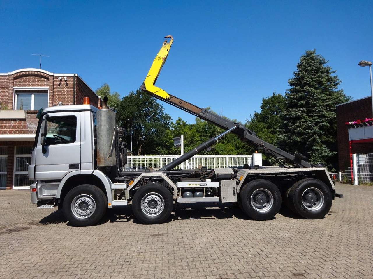 Mercedes-Benz 3244 Actros PALFINGER Abroller 8x4 - Abrollkipper: das Bild 4 Mercedes-Benz 3244 Actros PALFINGER Abroller 8x4 - Abrollkipper: das Bild 4