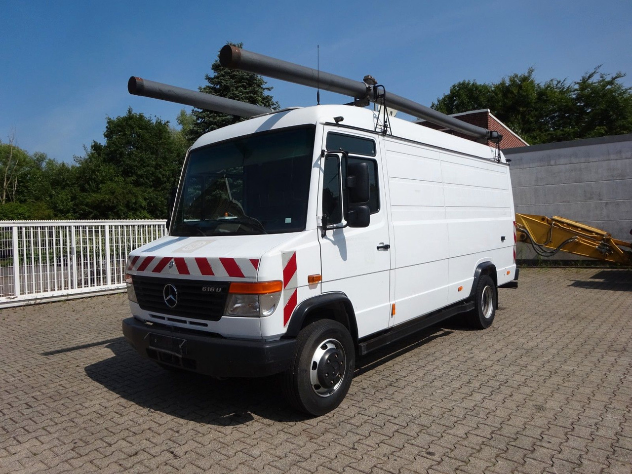 Mercedes-Benz 616D Vario Kastenwagen 4x2 - Kastenwagen: das Bild 2 Mercedes-Benz 616D Vario Kastenwagen 4x2 - Kastenwagen: das Bild 2
