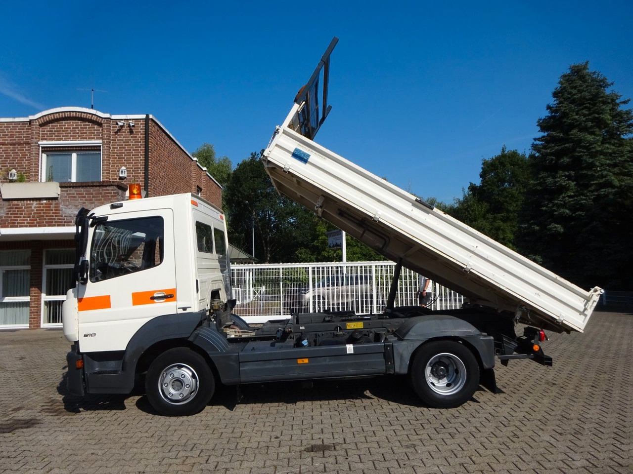 Mercedes-Benz 818 Atego MEILLER 3Skipper 4x2 - Kipper: das Bild 3 Mercedes-Benz 818 Atego MEILLER 3Skipper 4x2 - Kipper: das Bild 3