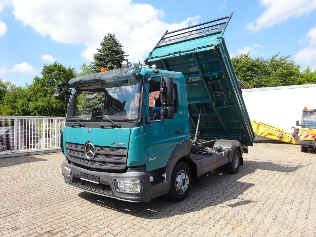 Mercedes-Benz 823 Atego MEILLER 3Skipper 4x2 - Kipper Transporter: das Bild 1 Mercedes-Benz 823 Atego MEILLER 3Skipper 4x2 - Kipper Transporter: das Bild 1