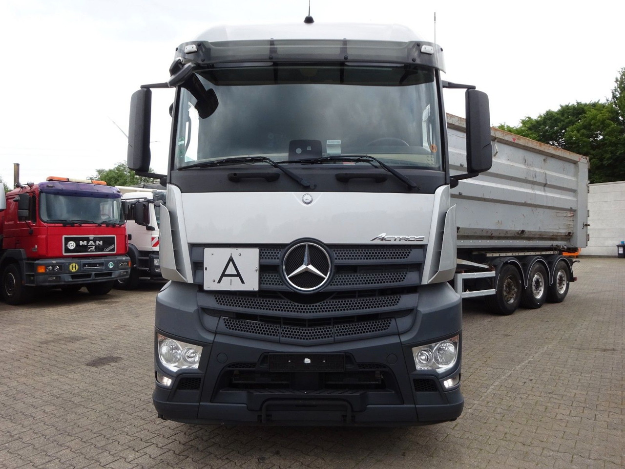 Mercedes-Benz 1845 Actros SZM mit Hydraulik Pumpe 4x2 - Sattelzugmaschine: das Bild 2 Mercedes-Benz 1845 Actros SZM mit Hydraulik Pumpe 4x2 - Sattelzugmaschine: das Bild 2