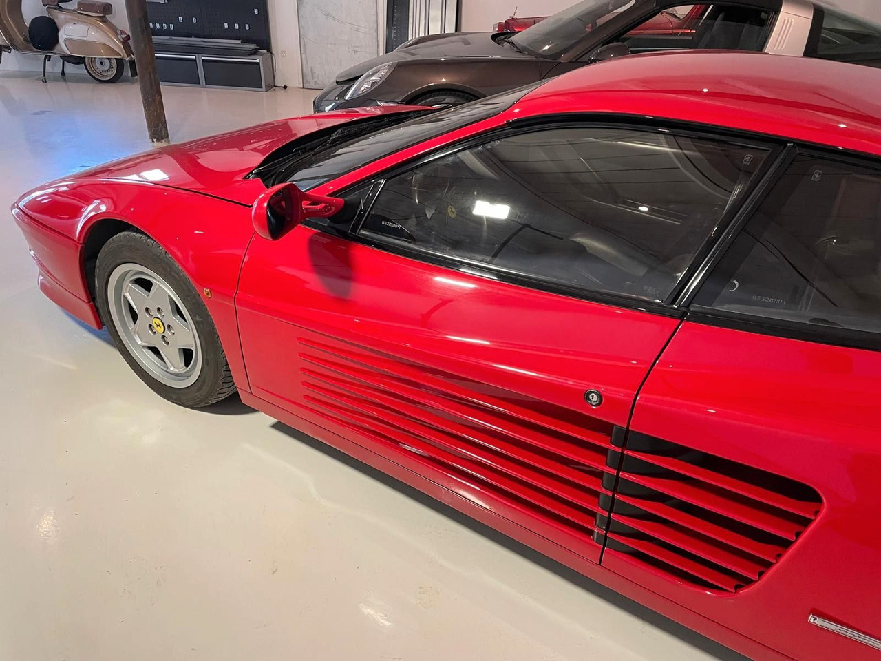 Ferrari Testarossa - PKW: das Bild 2 Ferrari Testarossa - PKW: das Bild 2