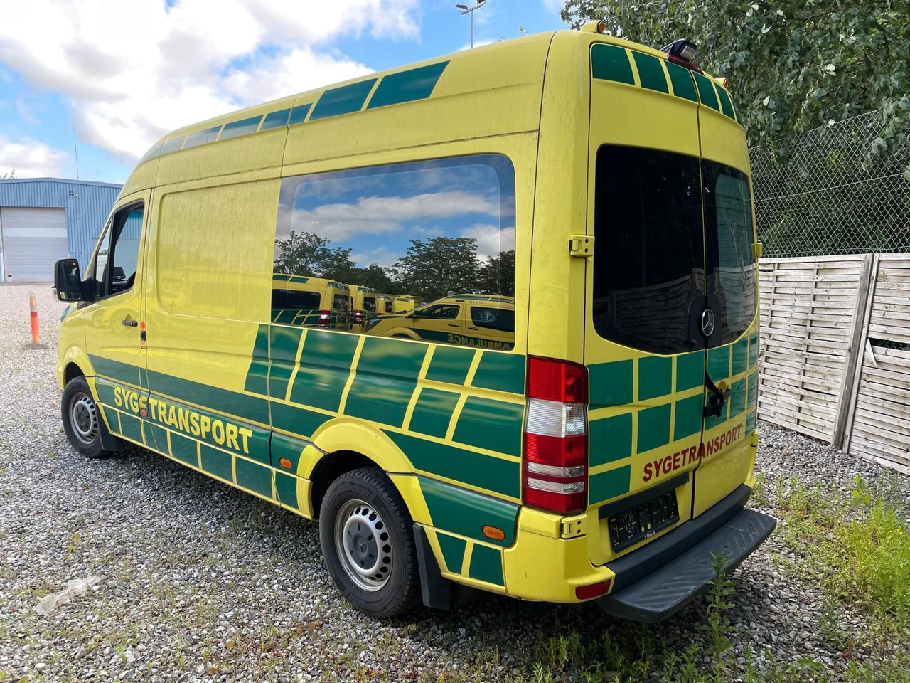 Mercedes-Benz Sprinter II Kasten 316CDI Aut *Ambulance - Krankenwagen: das Bild 3 Mercedes-Benz Sprinter II Kasten 316CDI Aut *Ambulance - Krankenwagen: das Bild 3