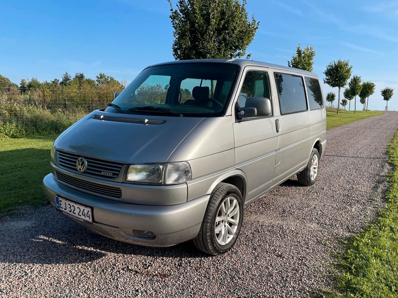 Volkswagen T4 Multivan Bus VR6 *12 000€ - Personentransporter: das Bild 1 Volkswagen T4 Multivan Bus VR6 *12 000€ - Personentransporter: das Bild 1