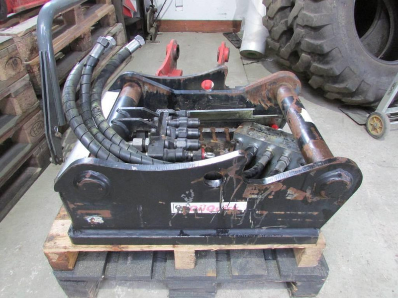 OilQuick OQ 65 Adapterplatte 2.900 EUR - Anbauteil für Baumaschine: das Bild 1 OilQuick OQ 65 Adapterplatte 2.900 EUR - Anbauteil für Baumaschine: das Bild 1