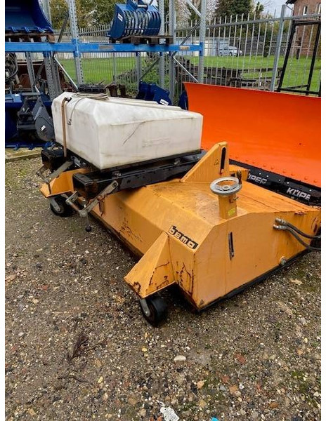 Bema 40 Classic 2050 Kehrbesen 2.200 EUR - Kehrbesen für Baumaschine: das Bild 1 Bema 40 Classic 2050 Kehrbesen 2.200 EUR - Kehrbesen für Baumaschine: das Bild 1