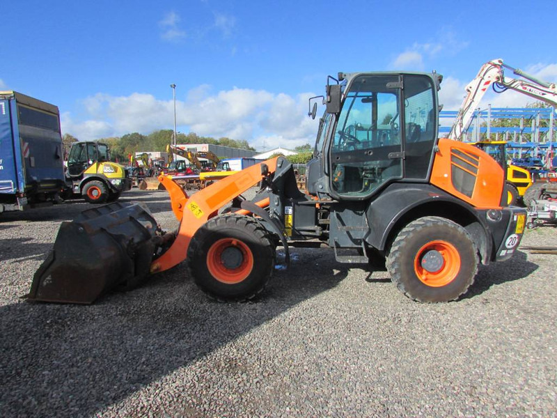 Komatsu WA 100 M-7 Radlader 28.000 EUR - Radlader: das Bild 1 Komatsu WA 100 M-7 Radlader 28.000 EUR - Radlader: das Bild 1