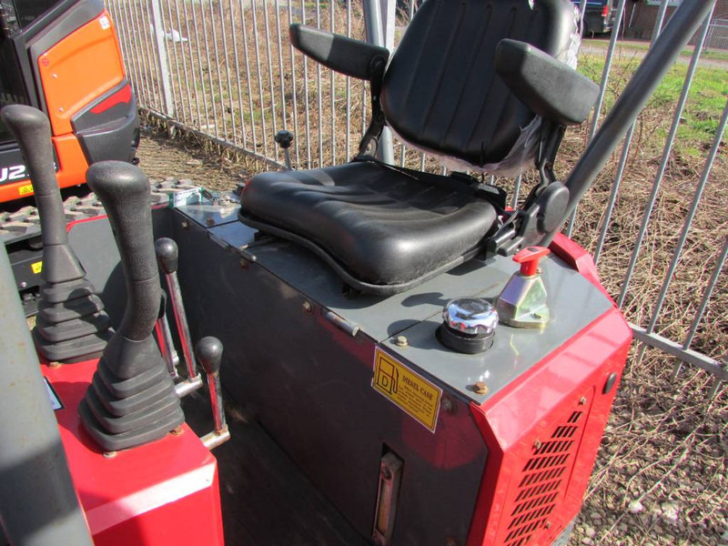 Puma LX 12-9 B Minibagger 6.500 EUR - Minibagger: das Bild 5 Puma LX 12-9 B Minibagger 6.500 EUR - Minibagger: das Bild 5