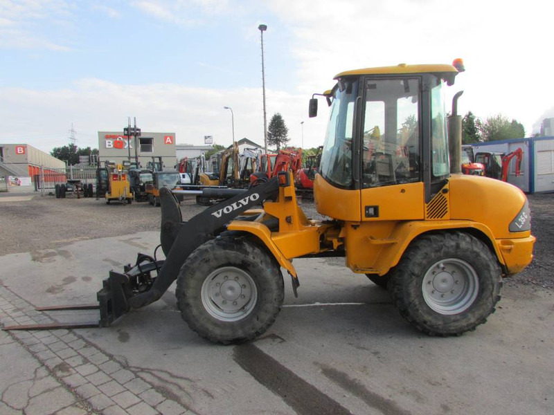 Volvo L 35 B-Z Radlader 18.000 EUR - Radlader: das Bild 1 Volvo L 35 B-Z Radlader 18.000 EUR - Radlader: das Bild 1
