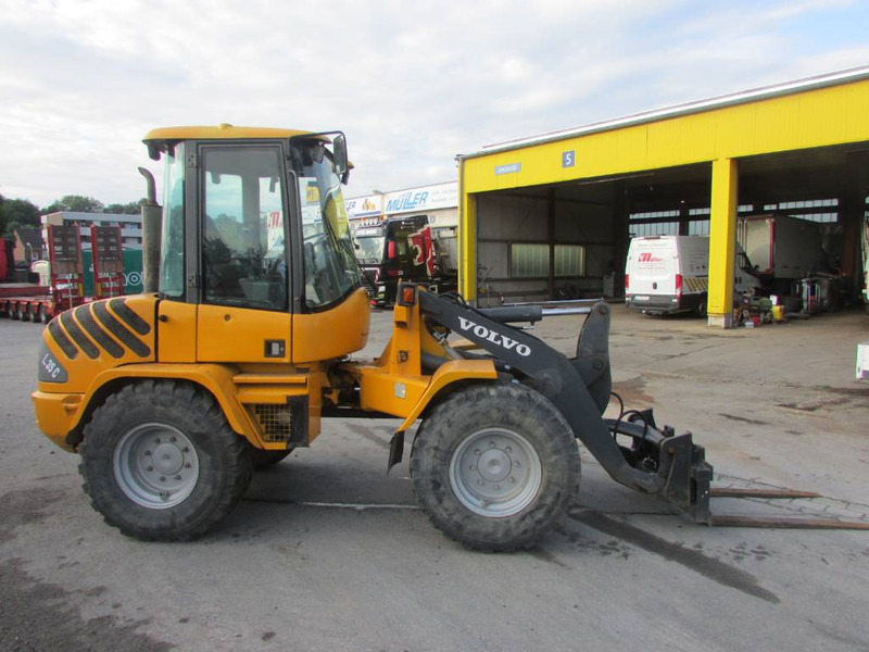 Volvo L 35 B-Z Radlader 18.000 EUR - Radlader: das Bild 4 Volvo L 35 B-Z Radlader 18.000 EUR - Radlader: das Bild 4