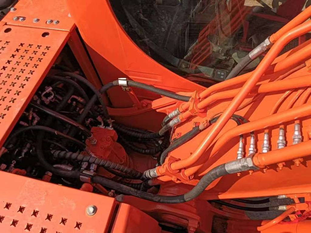 Doosan DX150 - Kettenbagger: das Bild 3 Doosan DX150 - Kettenbagger: das Bild 3