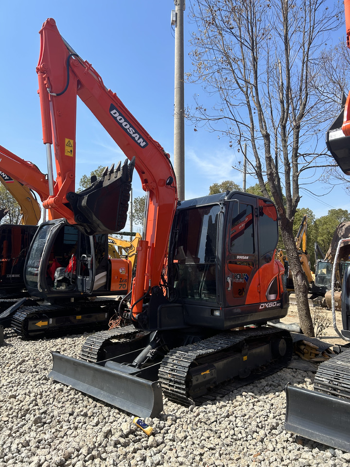 Doosan DX60 - Kettenbagger: das Bild 3 Doosan DX60 - Kettenbagger: das Bild 3