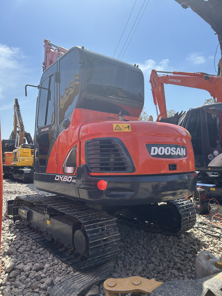 Doosan DX60 - Kettenbagger: das Bild 4 Doosan DX60 - Kettenbagger: das Bild 4