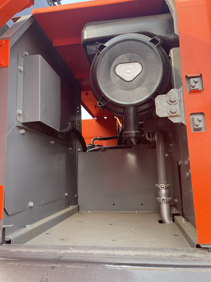 HITACHI ZX240 - Kettenbagger: das Bild 2 HITACHI ZX240 - Kettenbagger: das Bild 2