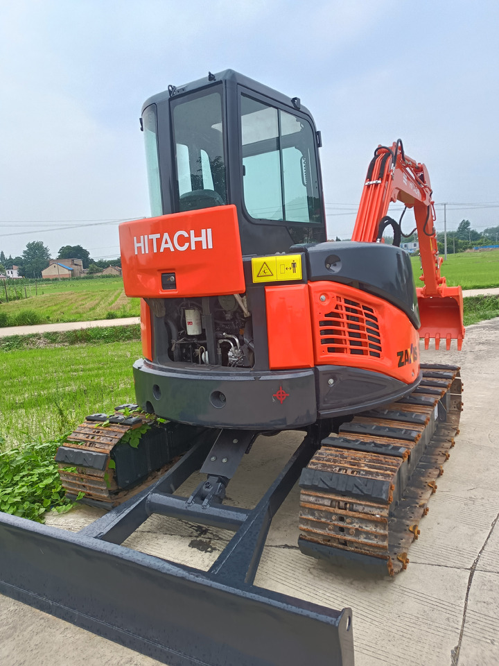 HITACHI ZX50U-2 - Minibagger: das Bild 3 HITACHI ZX50U-2 - Minibagger: das Bild 3