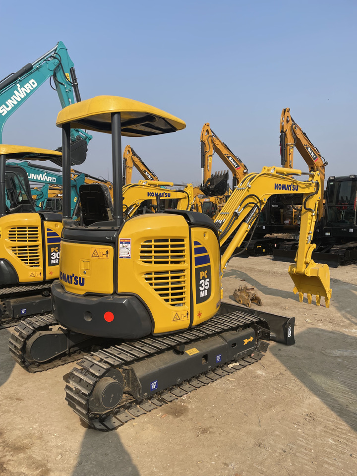 KOMATSU PC 35 MR-3 - Kettenbagger: das Bild 4 KOMATSU PC 35 MR-3 - Kettenbagger: das Bild 4