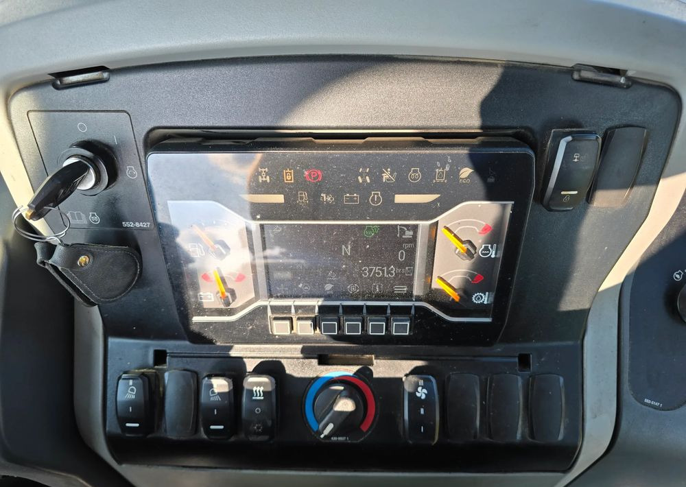 Caterpillar - Baggerlader: das Bild 4 Caterpillar - Baggerlader: das Bild 4