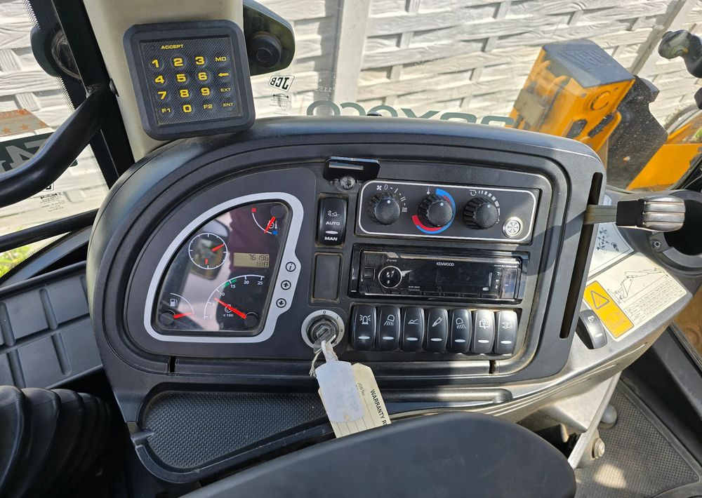 JCB - Baggerlader: das Bild 4 JCB - Baggerlader: das Bild 4