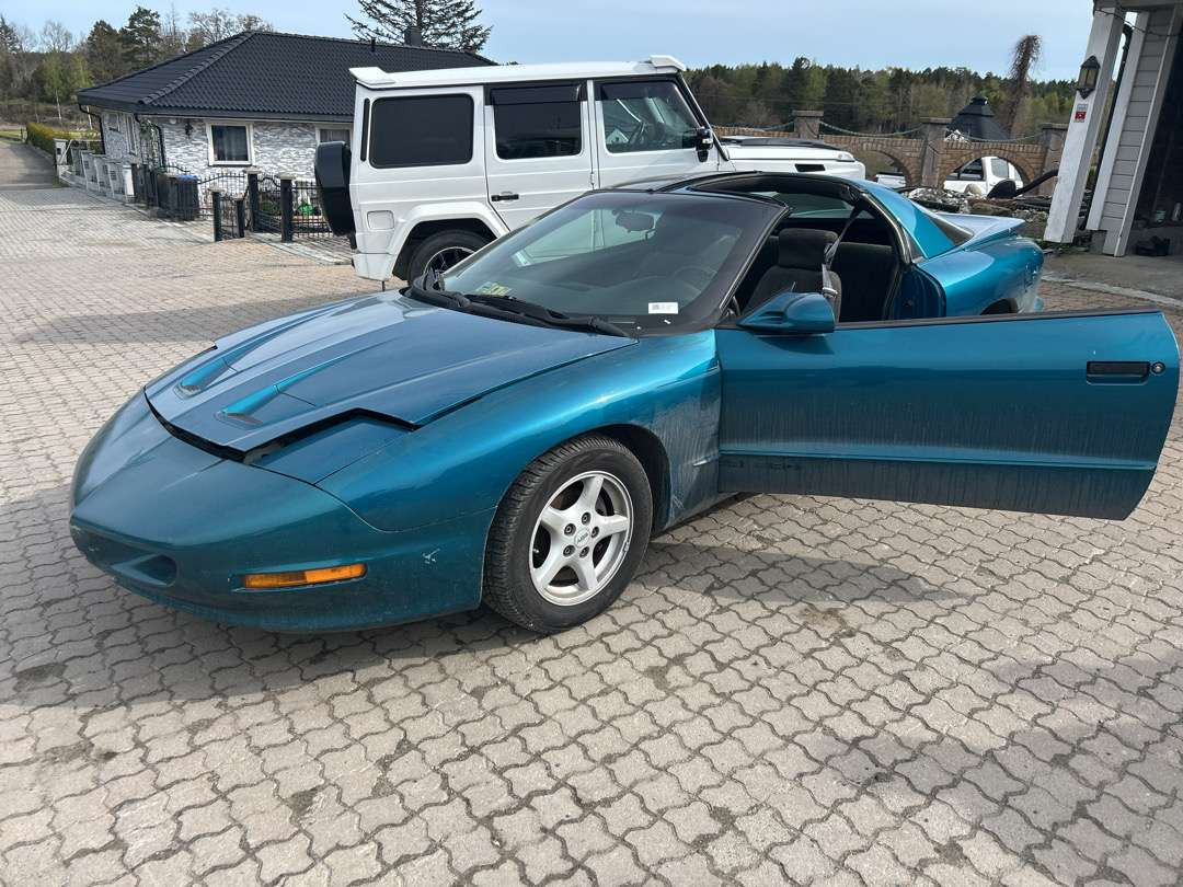 1996 Pontiac Firebird AUTOMAT TARGA SPORTSSETER AC - PKW: das Bild 1 1996 Pontiac Firebird AUTOMAT TARGA SPORTSSETER AC - PKW: das Bild 1