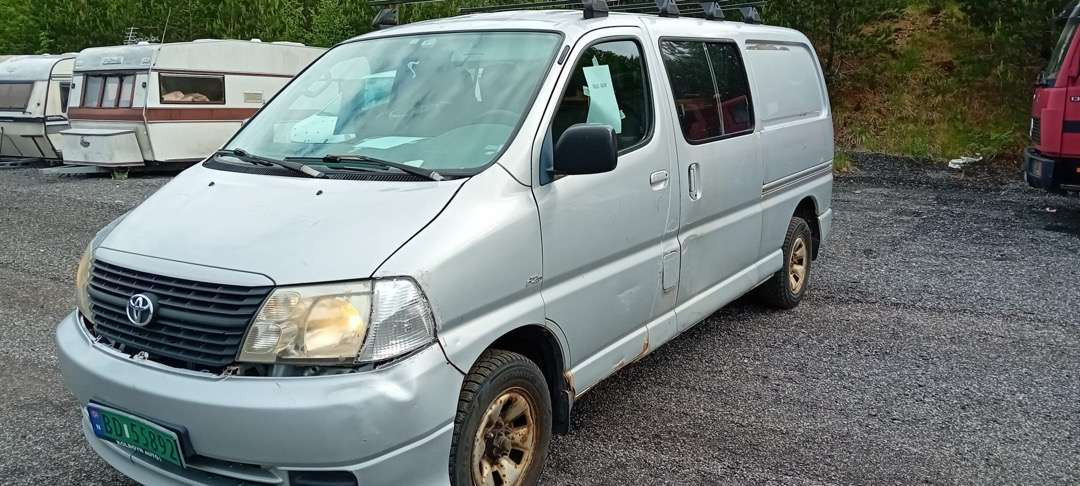 2008 Toyota Hiace 4WD og 2007 Toyota Hiace selges samlet - PKW: das Bild 1 2008 Toyota Hiace 4WD og 2007 Toyota Hiace selges samlet - PKW: das Bild 1