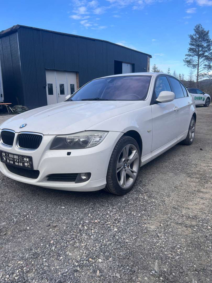 2009 BMW 316i Facelift (se mangellapp) - rep.-objekt - PKW: das Bild 2 2009 BMW 316i Facelift (se mangellapp) - rep.-objekt - PKW: das Bild 2