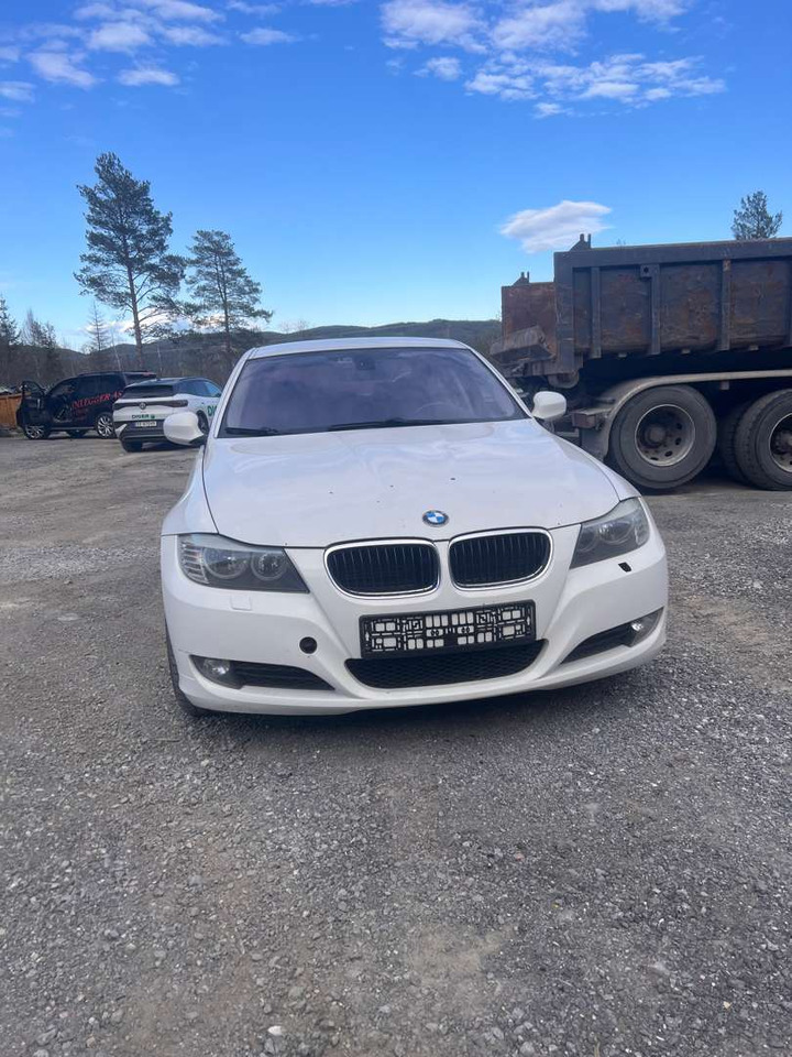 2009 BMW 316i Facelift (se mangellapp) - rep.-objekt - PKW: das Bild 4 2009 BMW 316i Facelift (se mangellapp) - rep.-objekt - PKW: das Bild 4