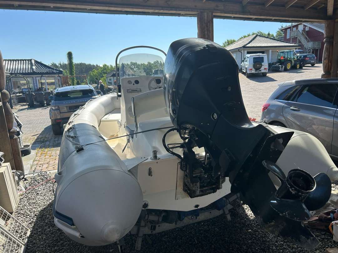 2005 Rib Bombard Explorer SB + Båtmotor Suzuki 70 Hk - Andere Technik: das Bild 4 2005 Rib Bombard Explorer SB + Båtmotor Suzuki 70 Hk - Andere Technik: das Bild 4
