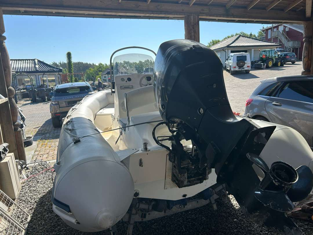 2005 Rib Bombard Explorer SB + Båtmotor Suzuki 70 Hk - Andere Technik: das Bild 3 2005 Rib Bombard Explorer SB + Båtmotor Suzuki 70 Hk - Andere Technik: das Bild 3
