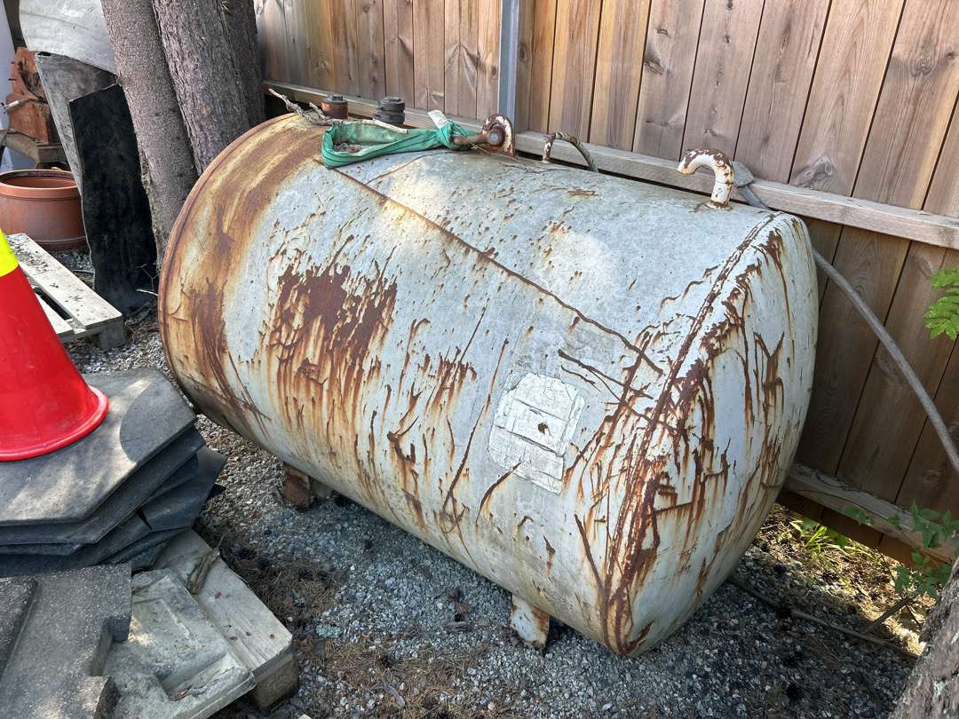 Diesel tank 1000 liter - Werkstattgerät: das Bild 1 Diesel tank 1000 liter - Werkstattgerät: das Bild 1