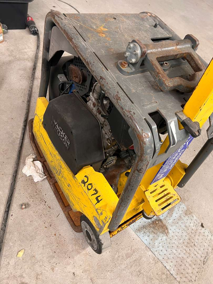 Wacker Neuson 1B30-2 vibroplate 1B30-2 (rep.-objekt) - Werkzeug/ Gerät: das Bild 1 Wacker Neuson 1B30-2 vibroplate 1B30-2 (rep.-objekt) - Werkzeug/ Gerät: das Bild 1