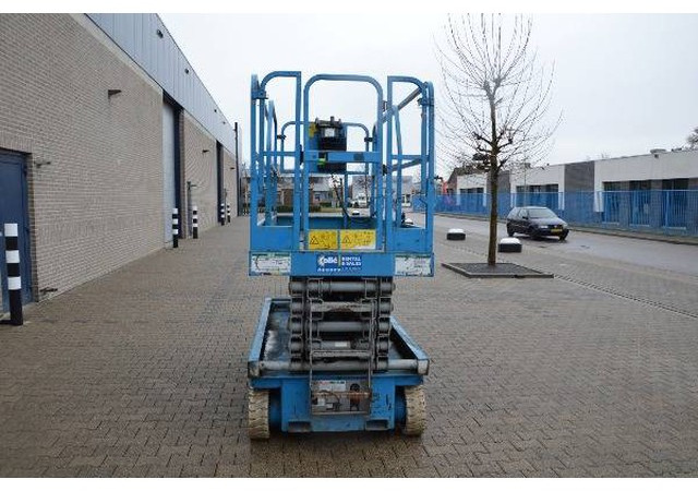 Genie GS 3246 | 2006 - Scherenbühne: das Bild 3 Genie GS 3246 | 2006 - Scherenbühne: das Bild 3