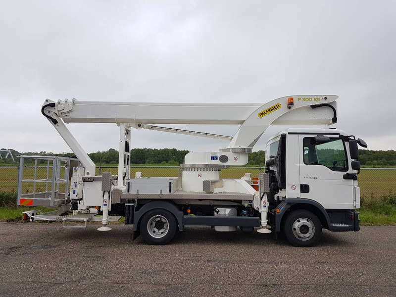 Palfinger P 300 KS - LKW mit Arbeitsbühne: das Bild 4 Palfinger P 300 KS - LKW mit Arbeitsbühne: das Bild 4